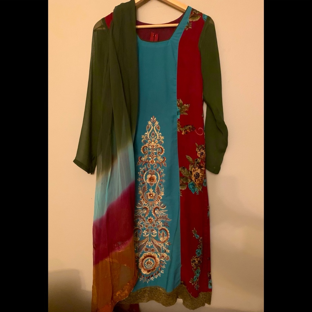 Indian / Pakistani Salwar Kameez 3 piece dress